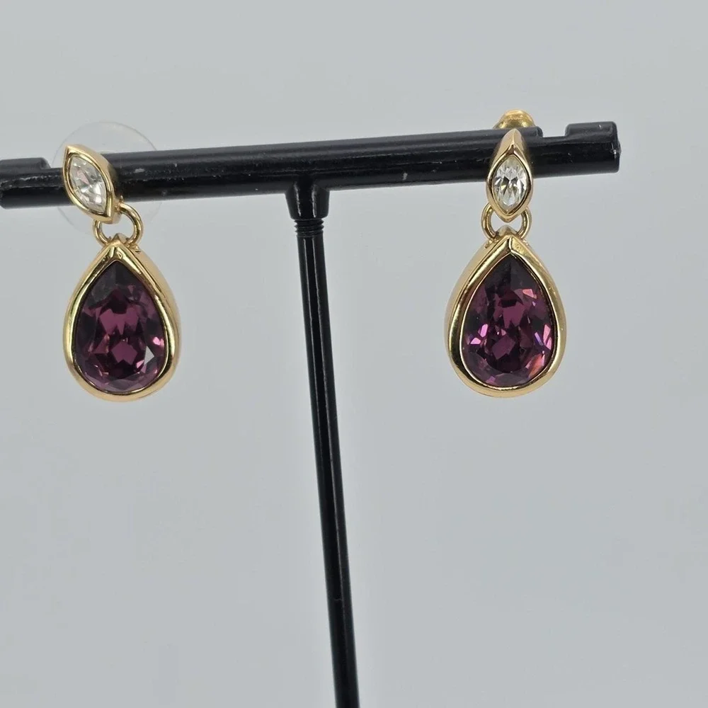 Vtg Signed SWAROVSKI Drop Earrings Plum Colored‎ Pear Cut Crystal 18k Gold Plate